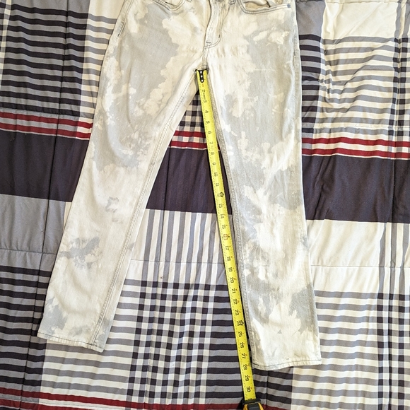 Grey Acid Wash Old Navy Skinny Jeans - Picture 5 of 5